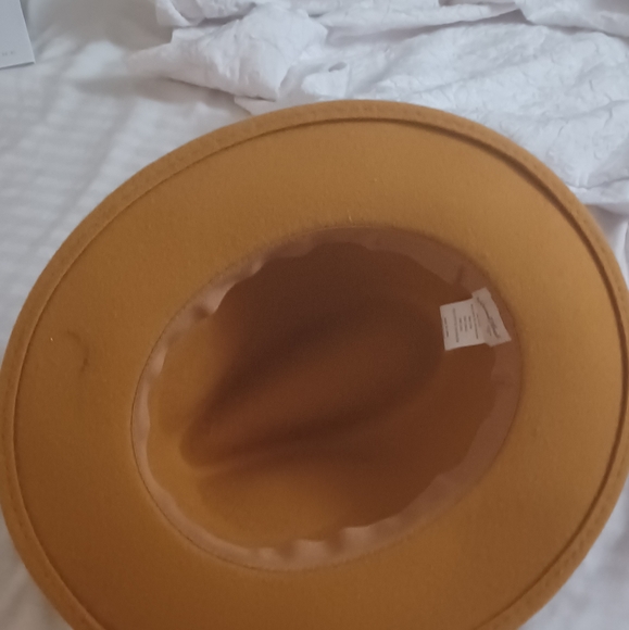 Hat - Picture 4 of 5